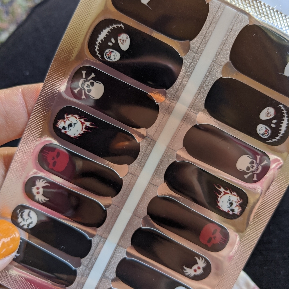 5 for $15 Nail Wraps- Boo-tiful Night - Picture 2 of 4